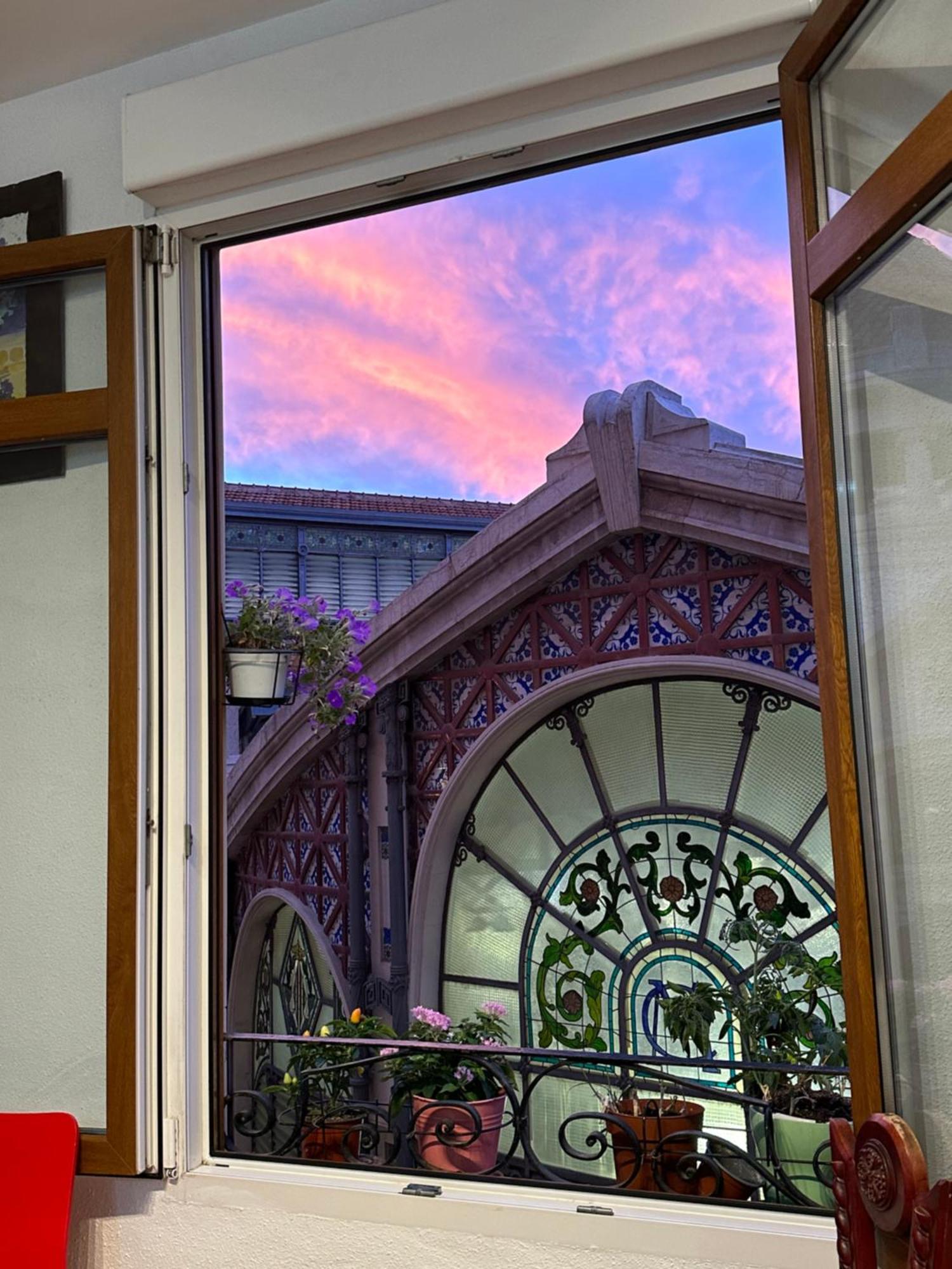 Mirador 1 Del Mercado Central - Habitacion Con Bano Privado En El Centro De La Ciudad Vella Valência Exterior foto