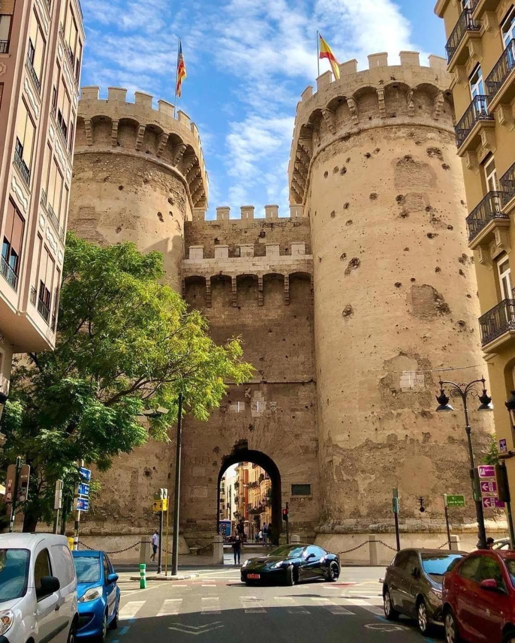 Mirador 1 Del Mercado Central - Habitacion Con Bano Privado En El Centro De La Ciudad Vella Valência Exterior foto