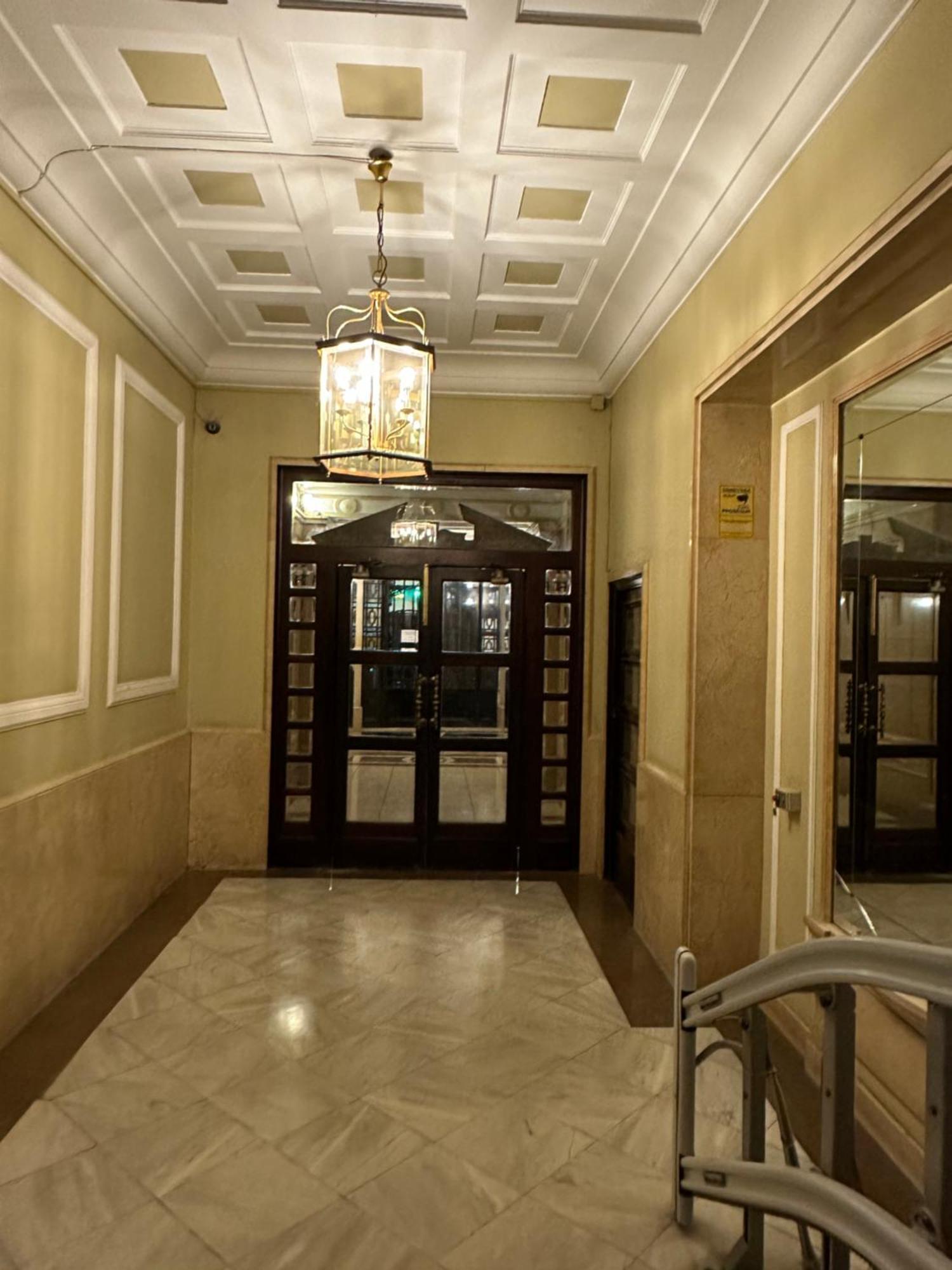 Mirador 1 Del Mercado Central - Habitacion Con Bano Privado En El Centro De La Ciudad Vella Valência Exterior foto