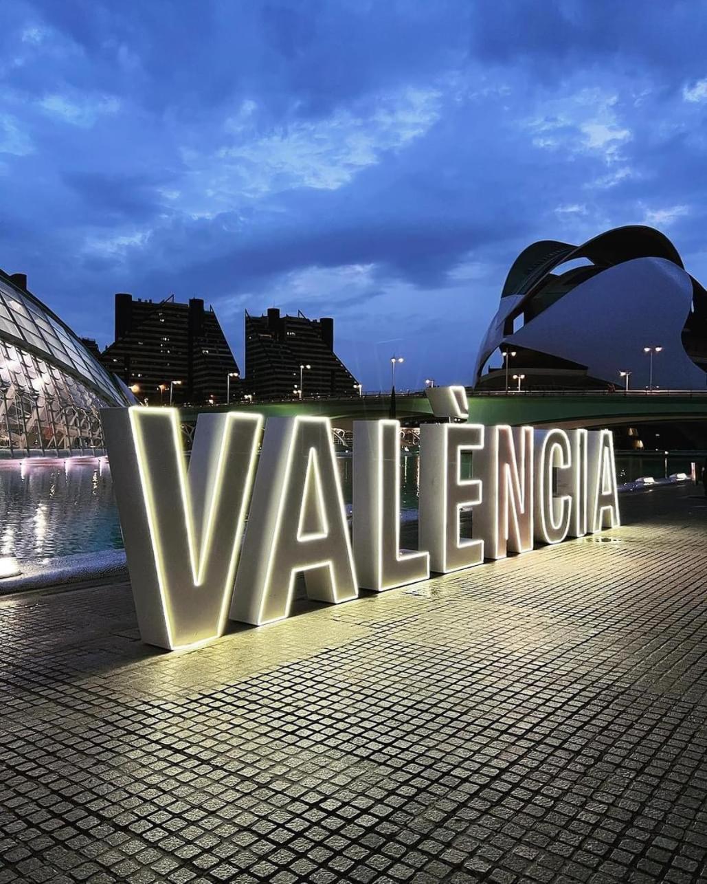 Mirador 1 Del Mercado Central - Habitacion Con Bano Privado En El Centro De La Ciudad Vella Valência Exterior foto