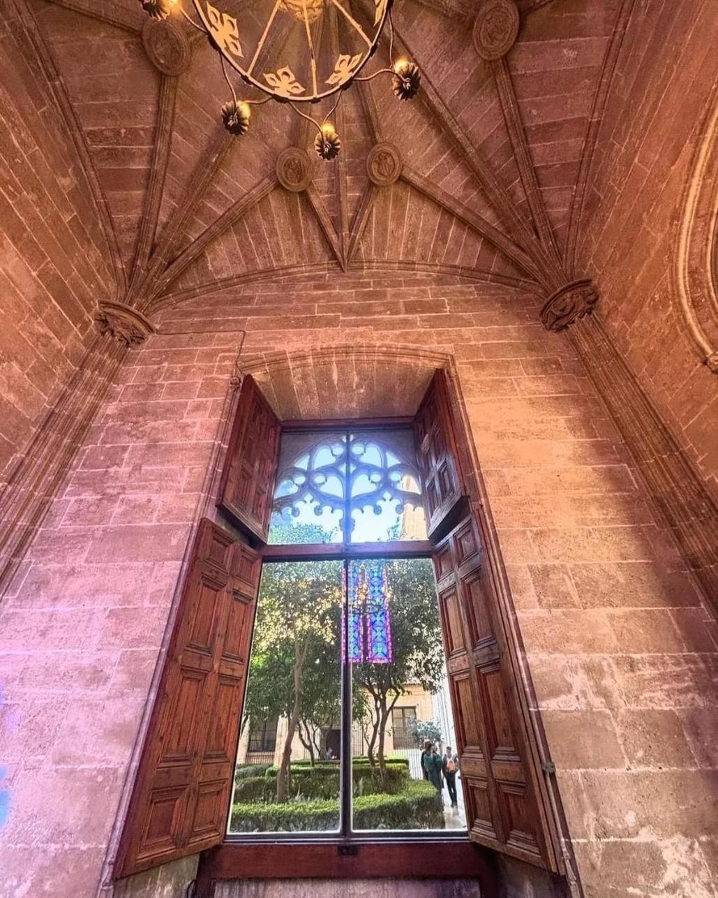 Mirador 1 Del Mercado Central - Habitacion Con Bano Privado En El Centro De La Ciudad Vella Valência Exterior foto