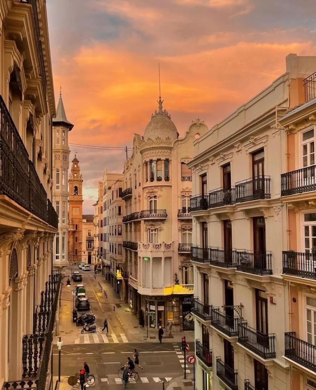 Mirador 1 Del Mercado Central - Habitacion Con Bano Privado En El Centro De La Ciudad Vella Valência Exterior foto